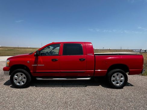 Used 2006 Dodge Ram 2500 Truck SLT w/ Light Group AWD/4WD image 2