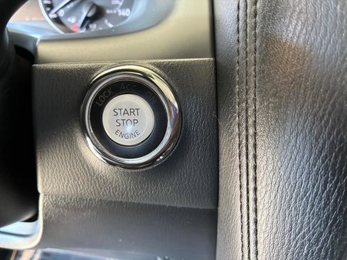 Used 2021 Nissan Armada SV w/ SV Appearance Package RWD image 29