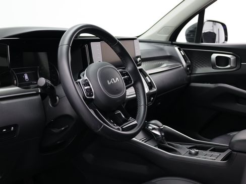 Used 2022 Kia Sorento S FWD image 12