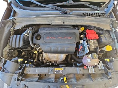 Used 2018 Jeep Renegade Trailhawk w/ UConnect 8.4 Nav Group image 18