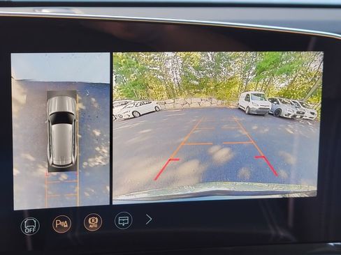 New 2026 Cadillac Vistiq Premium Luxury w/ LPO, Floor Liner Package AWD/4WD image 21
