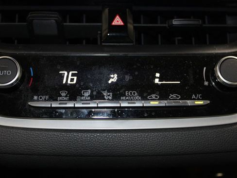 Used 2023 Toyota Corolla LE image 31