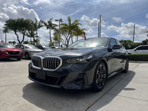 Used 2025 BMW 540i xDrive image 32