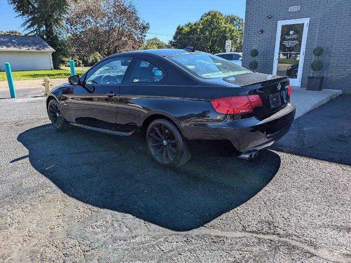 Used 2012 BMW 328i xDrive Coupe AWD/4WD image 3