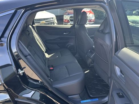 Used 2025 Nissan Ariya AWD image 27