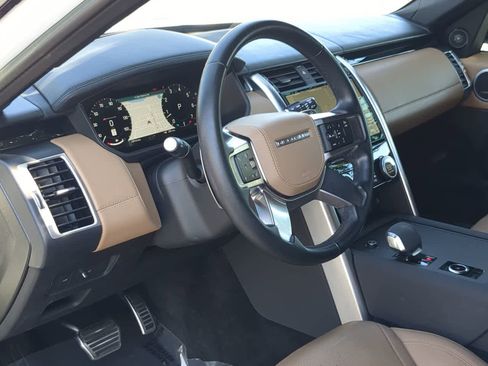 Used 2023 Land Rover Discovery HSE R-Dynamic image 10