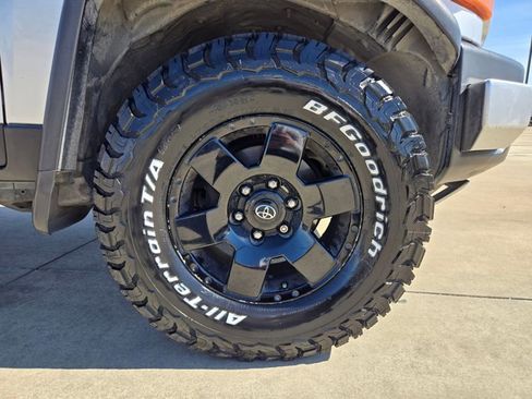 Used 2007 Toyota FJ Cruiser image 21