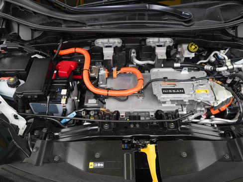 Used 2025 Nissan Ariya AWD image 34
