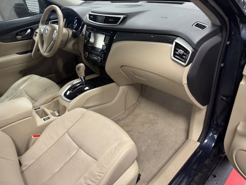 Used 2015 Nissan Rogue SL w/ SL Premium Package image 16