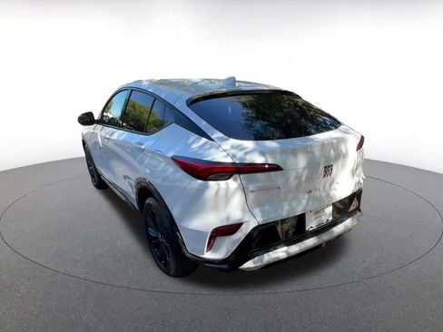 Used 2025 Buick Envista Sport Touring image 11