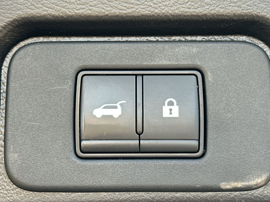 Used 2024 Nissan Rogue SV AWD/4WD image 34