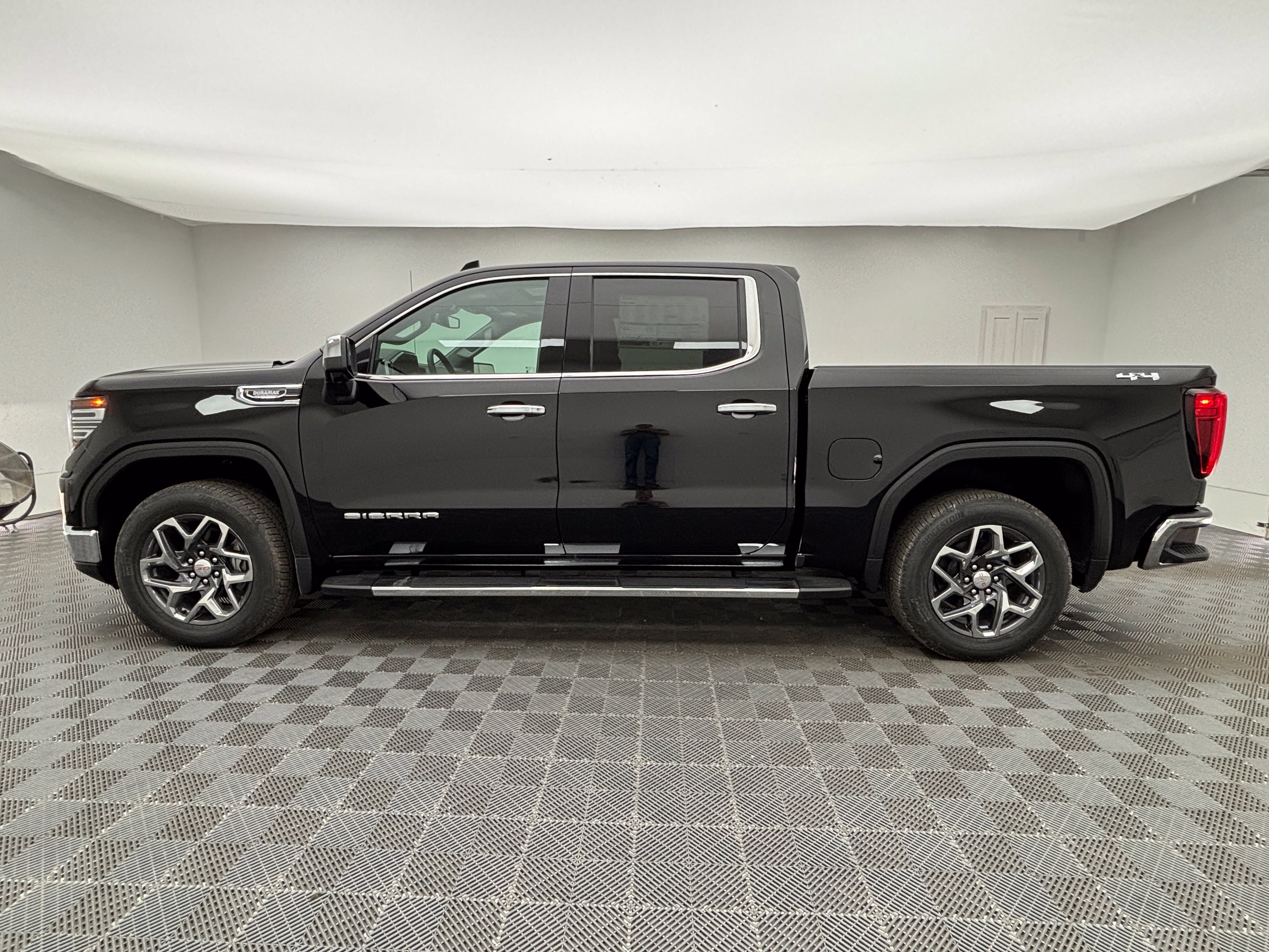 New 2026 GMC Sierra 1500 SLT w/ SLT Premium Package AWD/4WD image 14