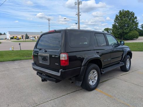 Used 2000 Toyota 4Runner SR5 AWD/4WD image 5