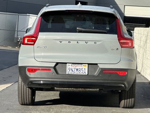 New 2025 Volvo XC40 B5 Plus w/ Climate Package image 5