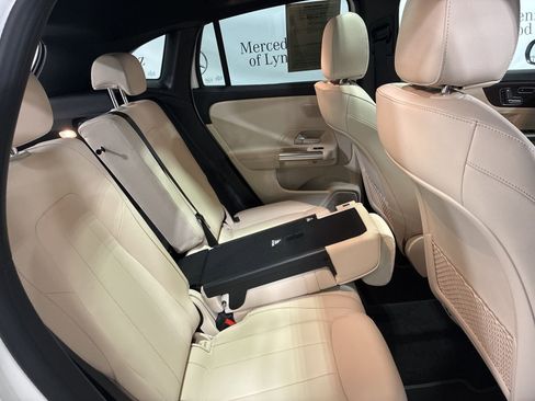 Used 2025 Mercedes-Benz GLA 250 4MATIC image 24