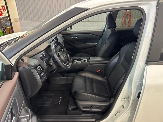 Certified 2023 Nissan Rogue SV w/ SV Premium B Package AWD/4WD image 10