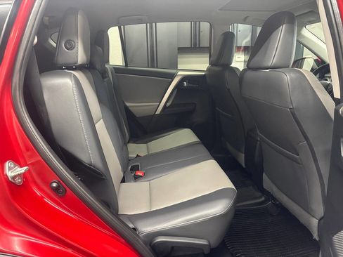 Used 2015 Toyota RAV4 Limited AWD/4WD image 21