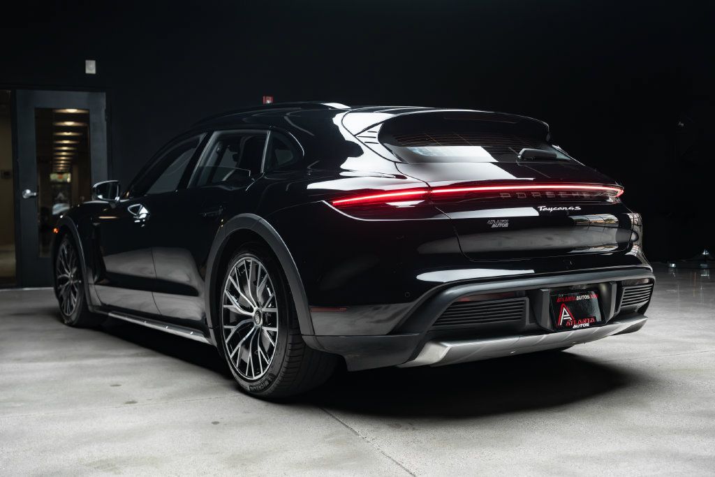 Used 2024 Porsche Taycan 4S w/ Premium Package AWD/4WD image 16
