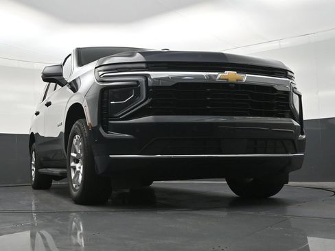 Used 2025 Chevrolet Tahoe LS RWD image 31