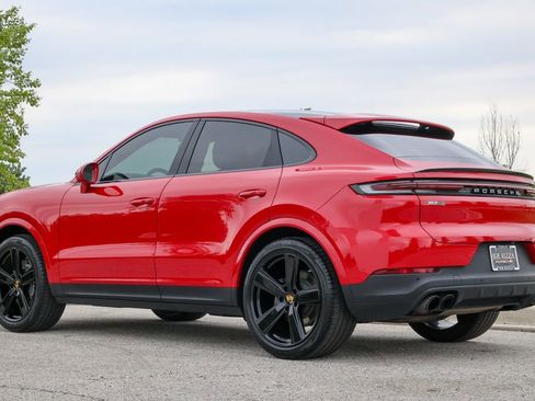 Certified 2024 Porsche Cayenne Coupe AWD/4WD image 3