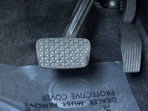 Used 2024 Chevrolet Blazer EV LT AWD/4WD image 40