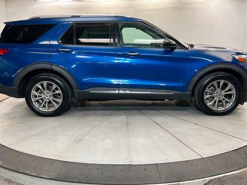 Used 2023 Ford Explorer Limited AWD/4WD image 6