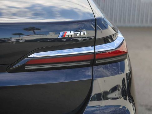Used 2025 BMW i7 M70 image 7
