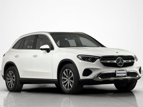 Used 2025 Mercedes-Benz GLC 300 4MATIC image 7