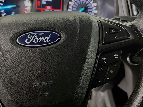 Used 2018 Ford Edge SE image 19