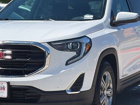 Used 2020 GMC Terrain SLE w/ Driver Convenience Package image 4