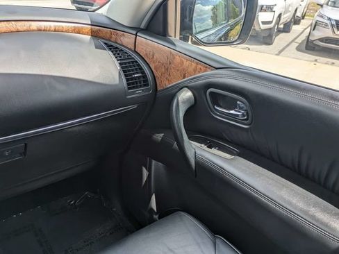 Used 2024 Nissan Armada SL w/ Captain's Chairs Package AWD/4WD image 19