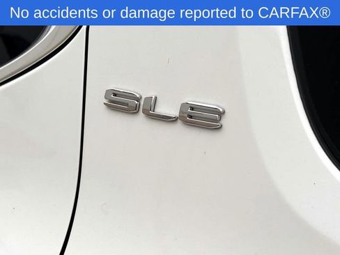 Certified 2023 GMC Acadia SLE image 12