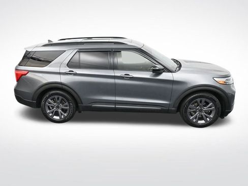 Used 2022 Ford Explorer XLT w/ Equipment Group 202A image 24