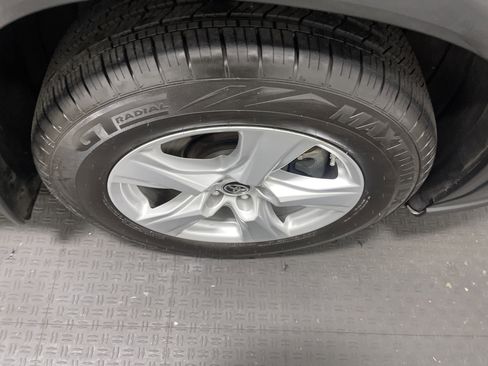 Used 2021 Toyota Highlander L image 27