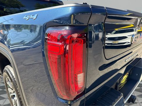 Used 2022 GMC Sierra 1500 SLT w/ Max Trailering Package AWD/4WD image 25