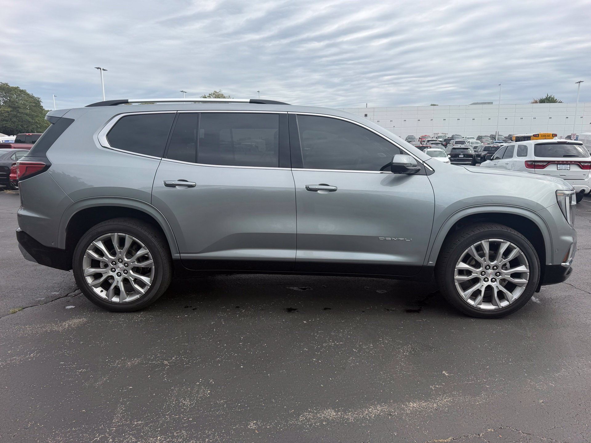 Used 2024 GMC Acadia Denali w/ Super Cruise Package AWD/4WD image 5