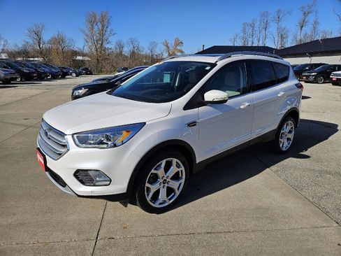 Used 2019 Ford Escape Titanium image 3