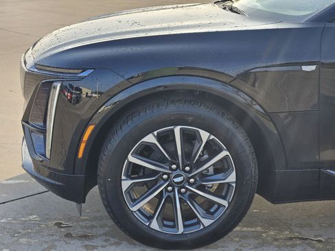 New 2026 Cadillac Lyriq Sport w/ LPO, Floor Liner Package AWD/4WD image 6