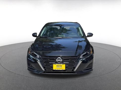 Used 2025 Nissan Altima 2.5 SV FWD image 4