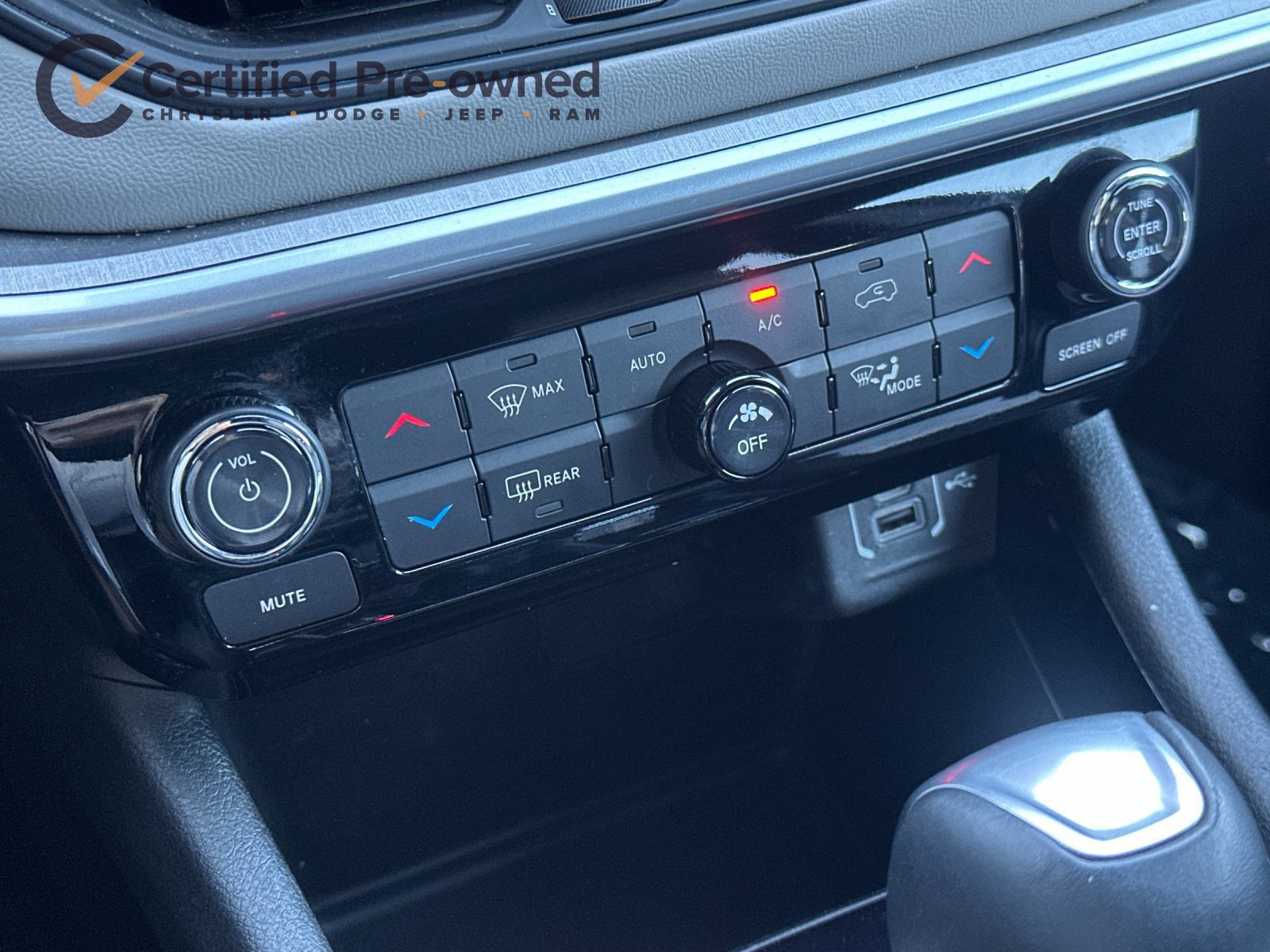 Used 2025 Jeep Compass Limited AWD/4WD image 21