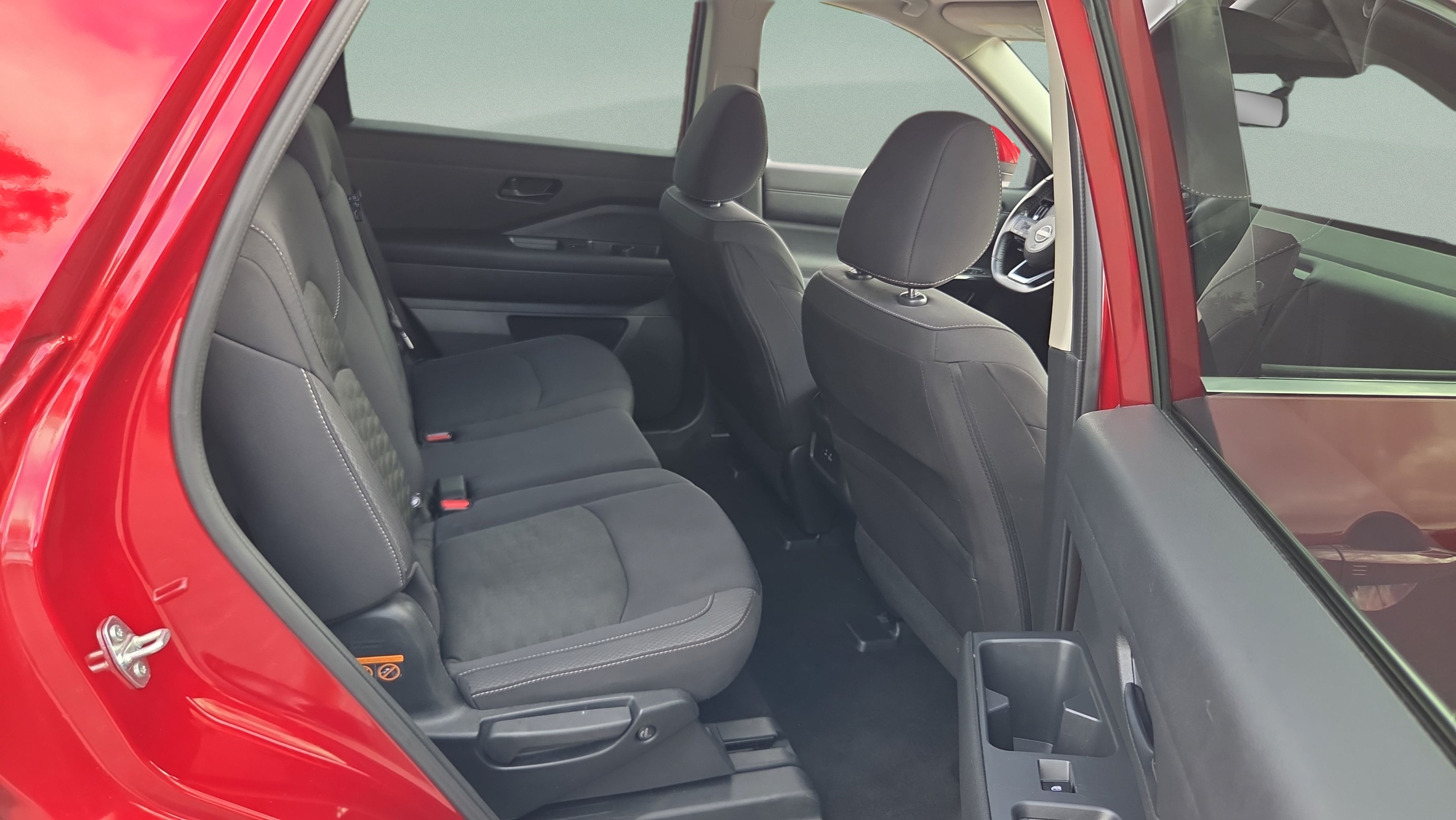Used 2024 Nissan Pathfinder SV AWD/4WD image 17