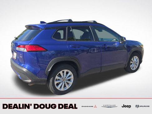 Used 2022 Toyota Corolla Cross LE w/ Moonroof Package AWD/4WD image 6