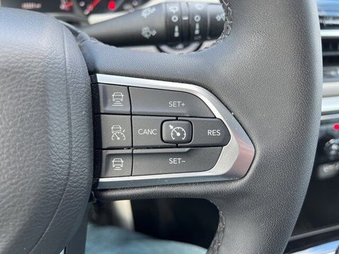 Certified 2025 Jeep Compass Limited image 19