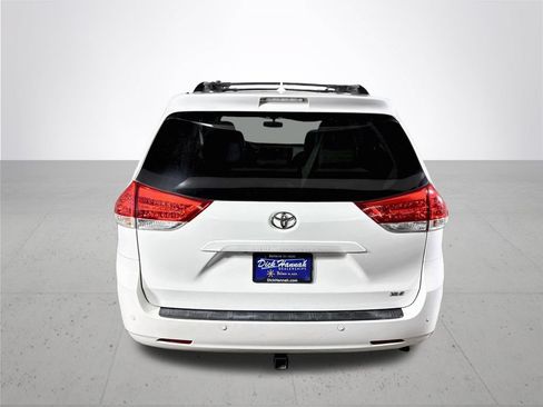 Used 2011 Toyota Sienna XLE w/ Premium Pkg FWD image 7
