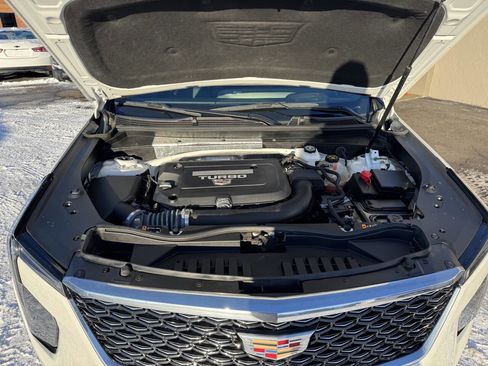 Used 2024 Cadillac XT4 Premium Luxury image 21