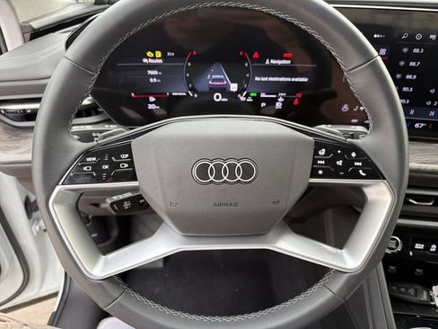 Used 2025 Audi Q5 Premium Plus AWD/4WD image 16