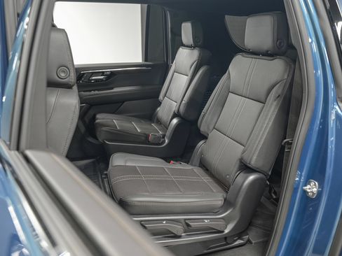 Used 2026 Chevrolet Suburban High Country w/ Sun And Tow Package AWD/4WD image 29