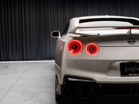 Used 2024 Nissan GT-R w/ Floor Mat Package AWD/4WD image 39