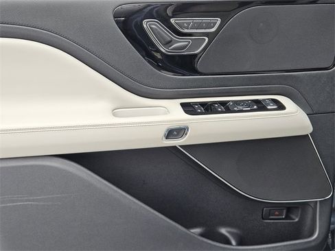 New 2026 Lincoln Aviator Premiere image 22