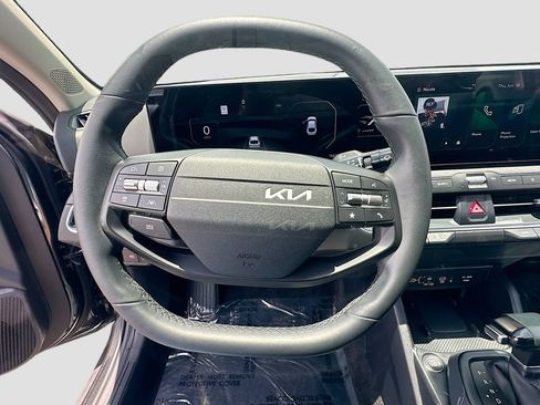 Certified 2025 Kia K4 EX FWD image 11